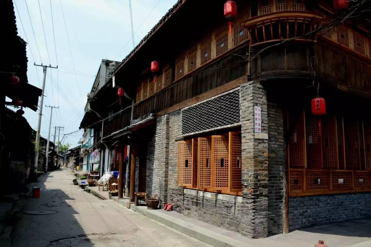 坚定不移持续推进两个专项整治 着力保障群众住有所居住有所安